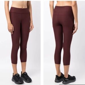 On Running Burgundy Logo-Print Cropped Leggings - L